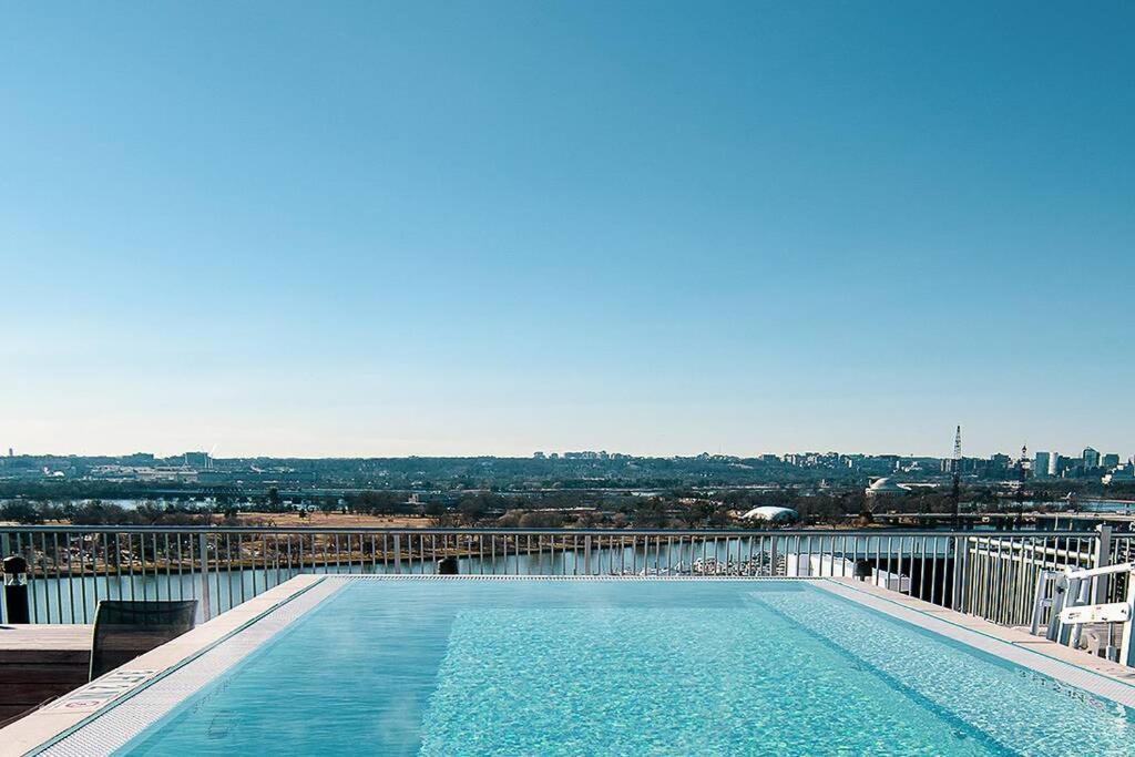 Luxury D.C. 1Br Apt W/Rooftop Pool In Southwest Waterfront Washington Dış mekan fotoğraf